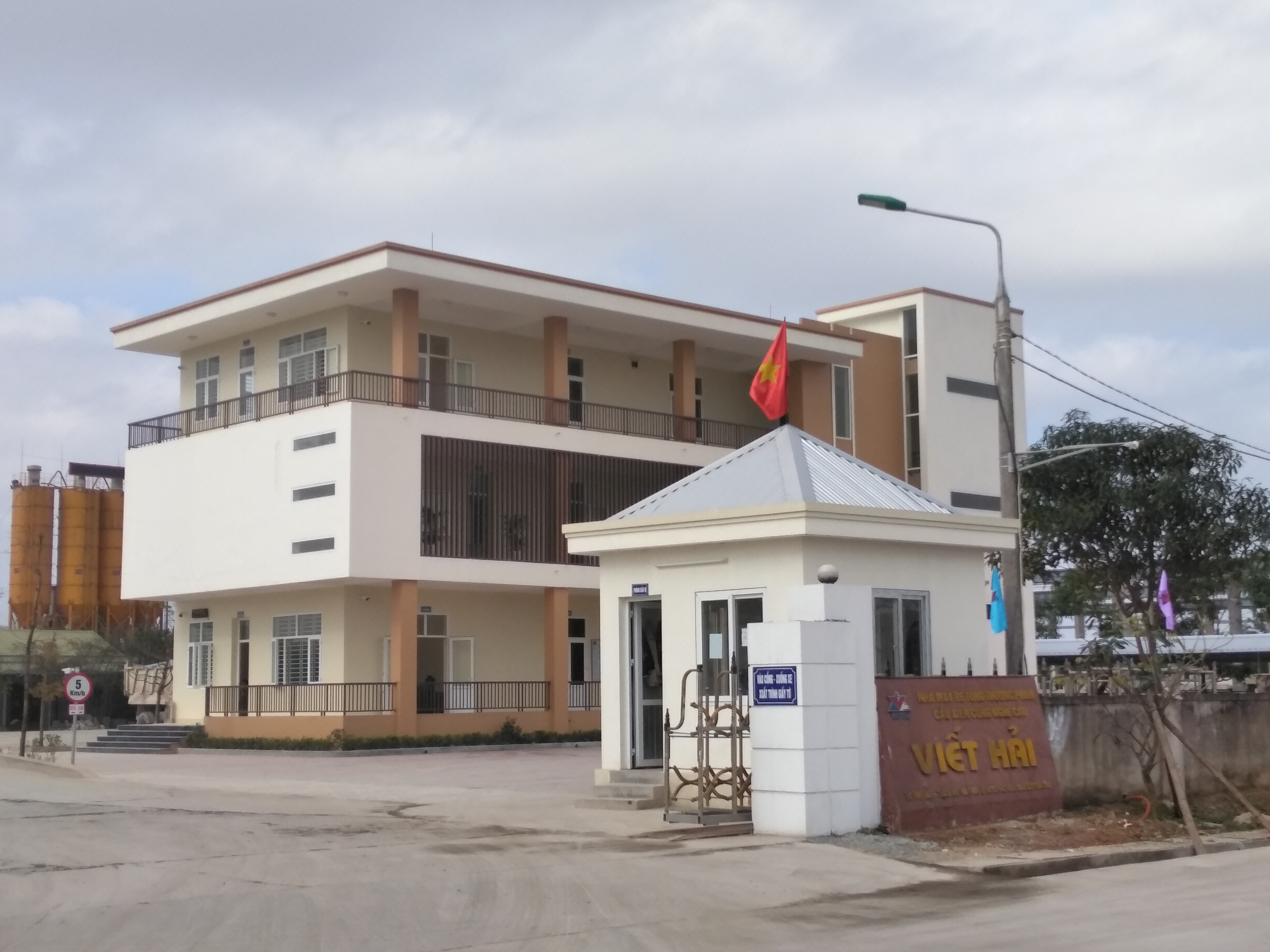 Văn phòng điều hành, công ty TNHH Thương mại và vận tải Viết Hải